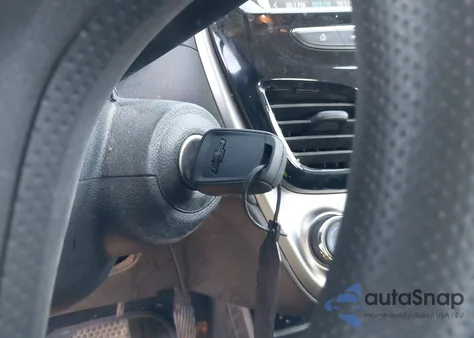 2017 Chevrolet Spark Ls Cvt z USA, uszkodzony, nr VIN KL8CB6SA0HC828942